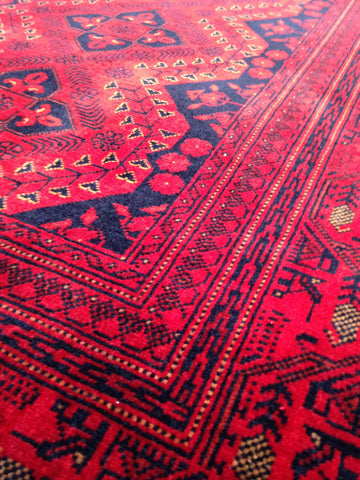 Hand-Knotted vs Hand-Woven Rug: What's the difference?