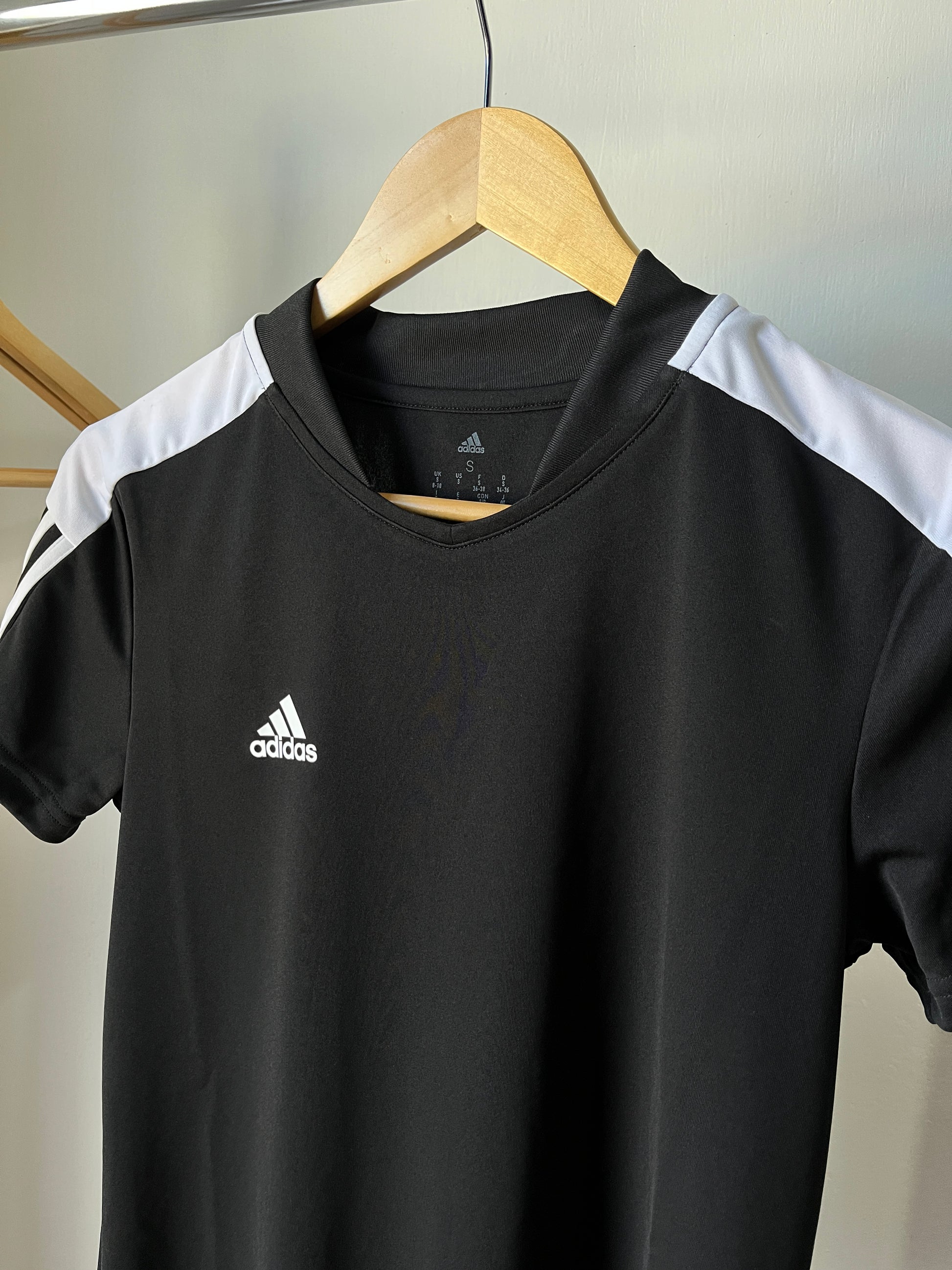 Prever Forzado estudiar Playera Adidas Negra Deportiva – Asax Shop