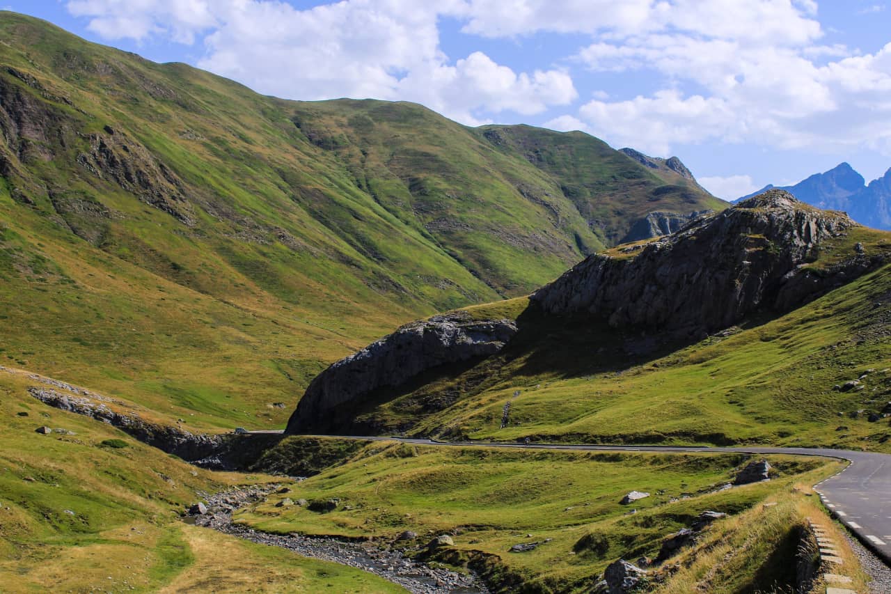 Balade en moto dans les Pyrénées