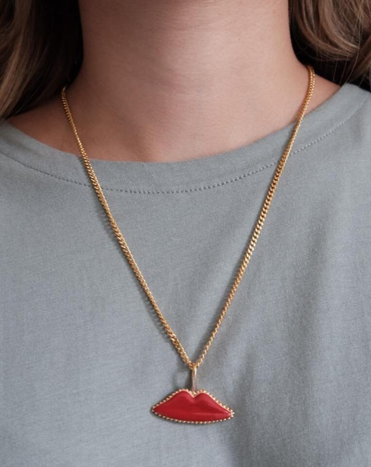 Kiss Me Red Medium Chain