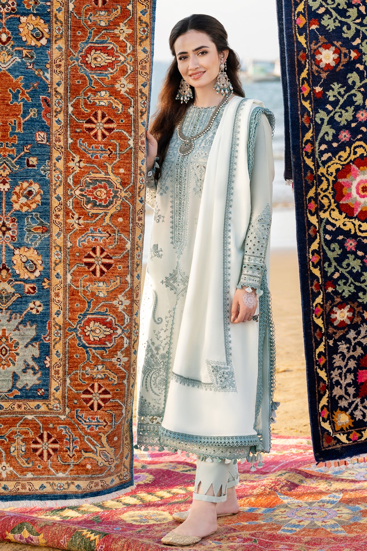 Jazmin Shahkaar Luxury Lawn Collection 2023 Roshan YourLibaas