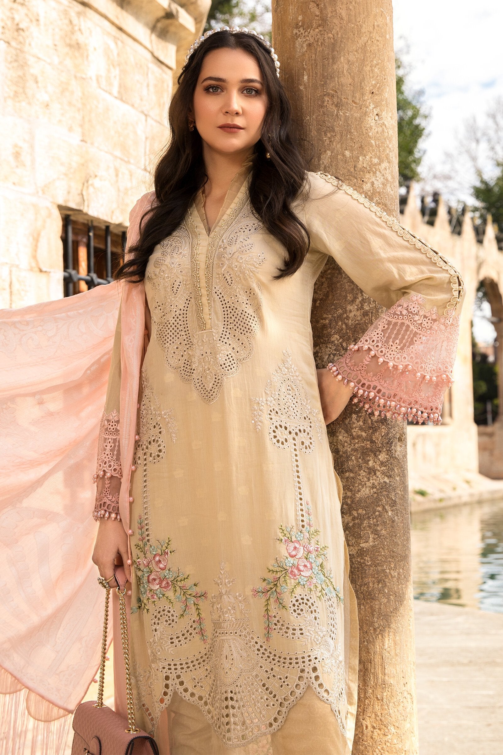 Mariab Luxe Lawn Collection 2021 D 2109 B Yourlibaas 7276