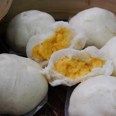 Chinese custard buns - Nai wong bao