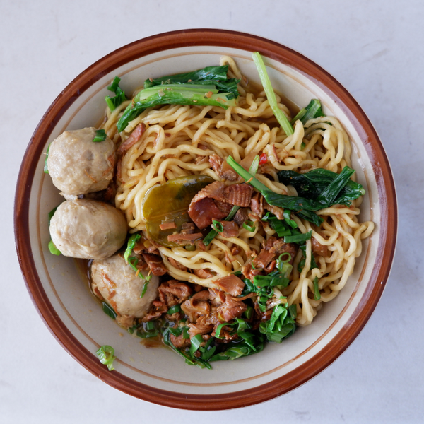 Noodles with meatballs