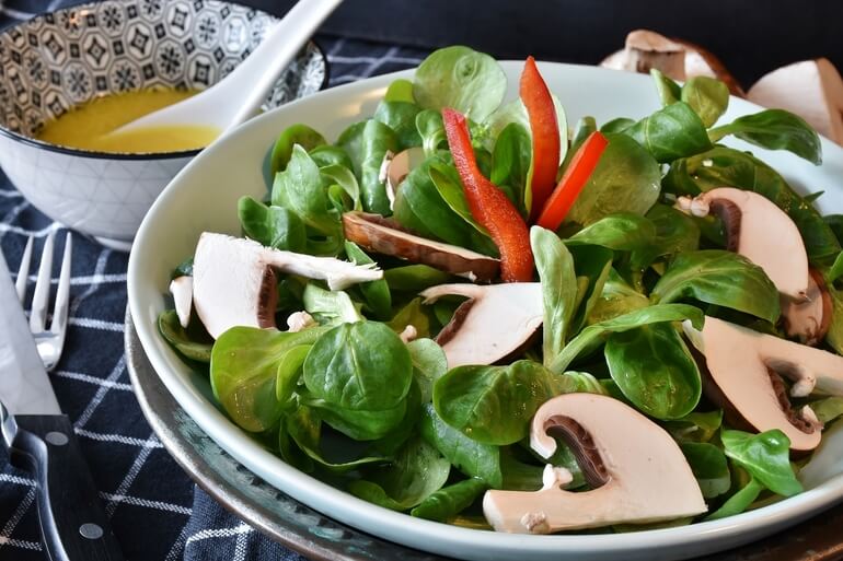 Ensalada con champiñones