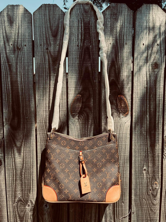 LV wristlet – Spoiled Wives Boutique