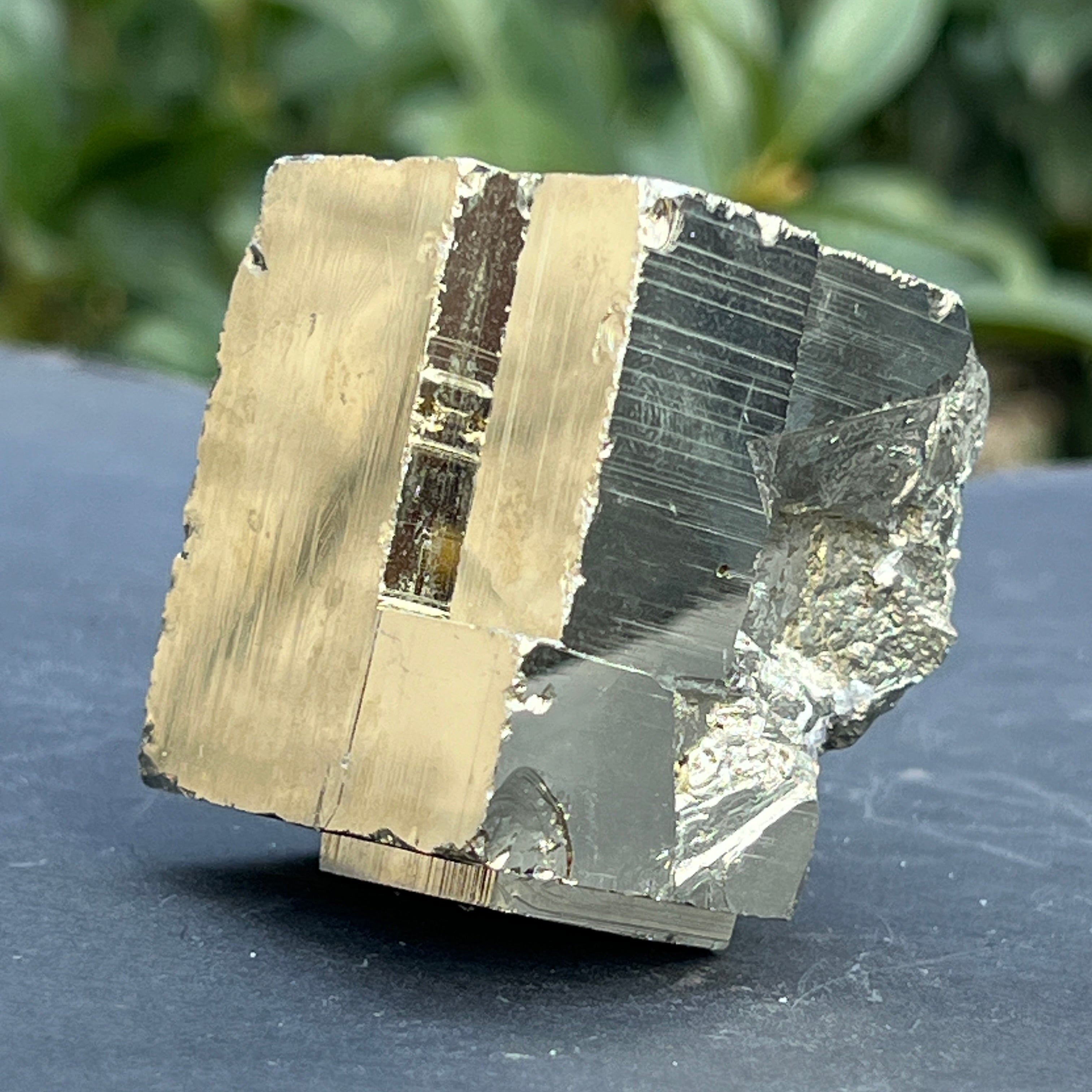 Specimen pirita Peru cluster model 4