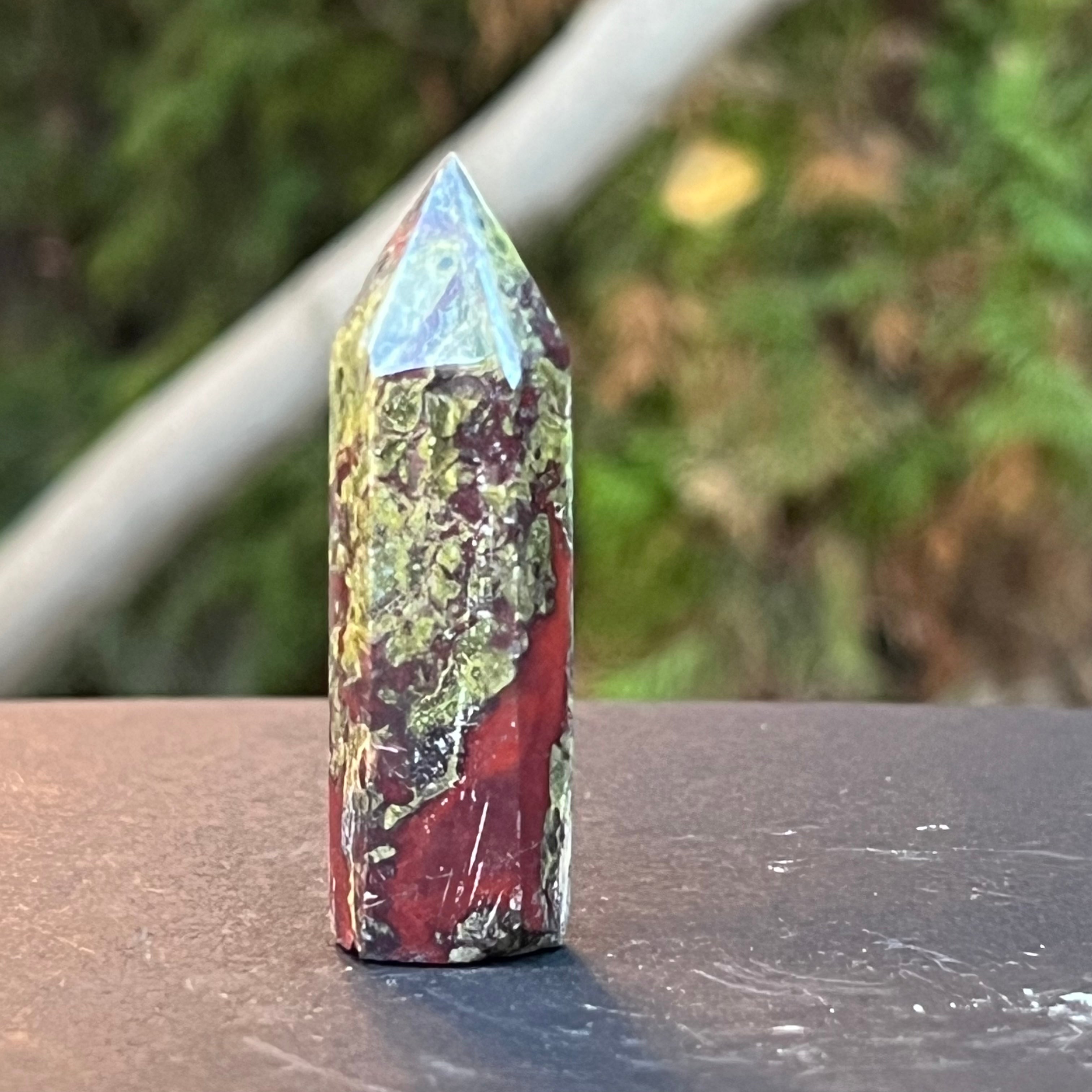 Obelisc mini piatra sangele dragonului (epidot&piedmontit) m4