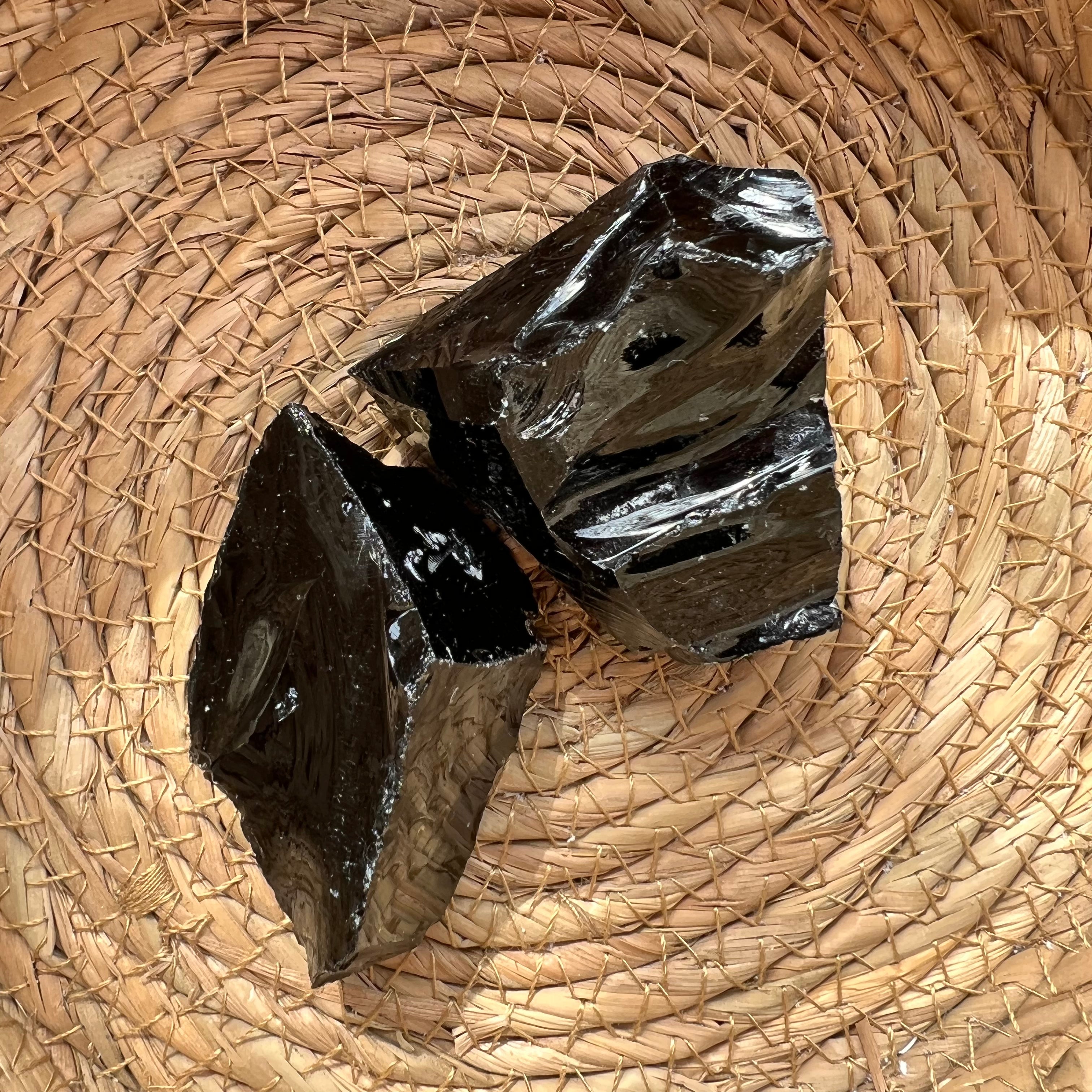 Obsidian piatra bruta