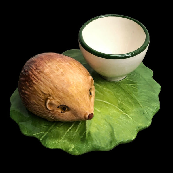 https://cdn.shopify.com/s/files/1/0666/9977/products/majolica-hedgehog-egg-cup_600x.jpg?v=1651594899