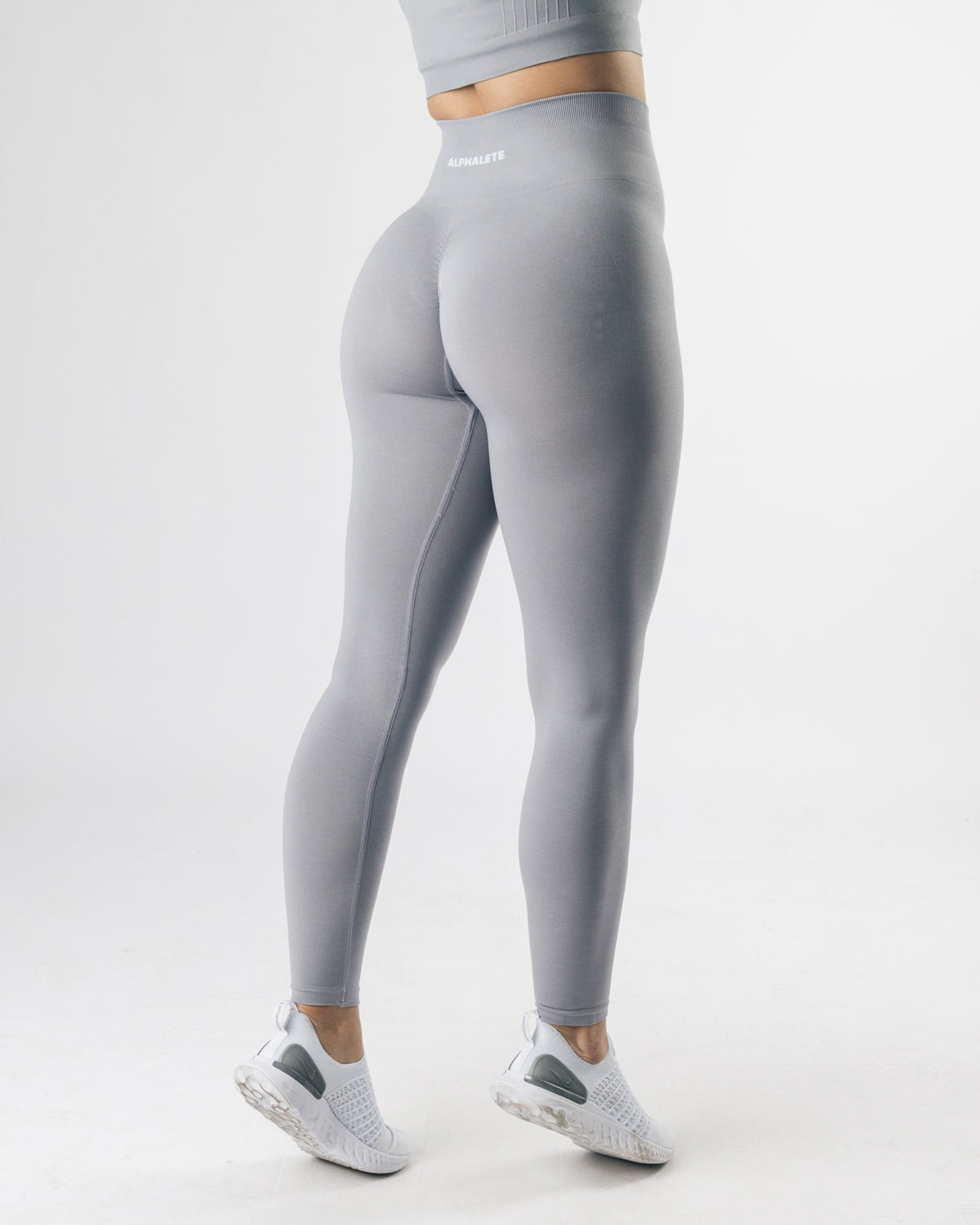 Alphalete Medium 600/= High-waisted Seamless leggings
