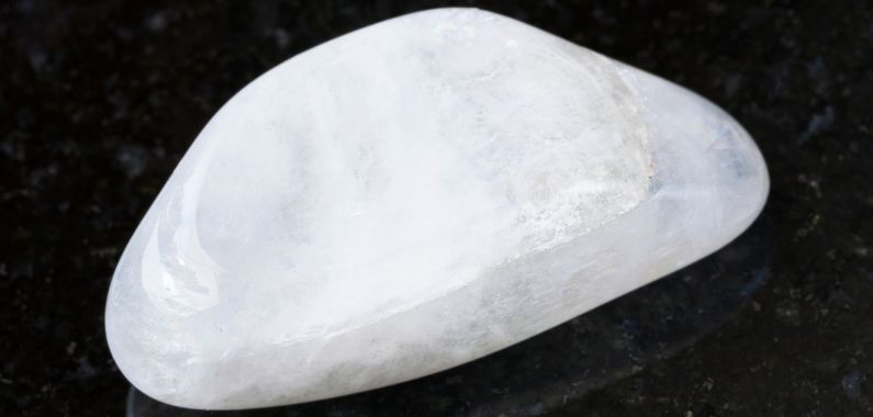 Moonstone Tumble stone