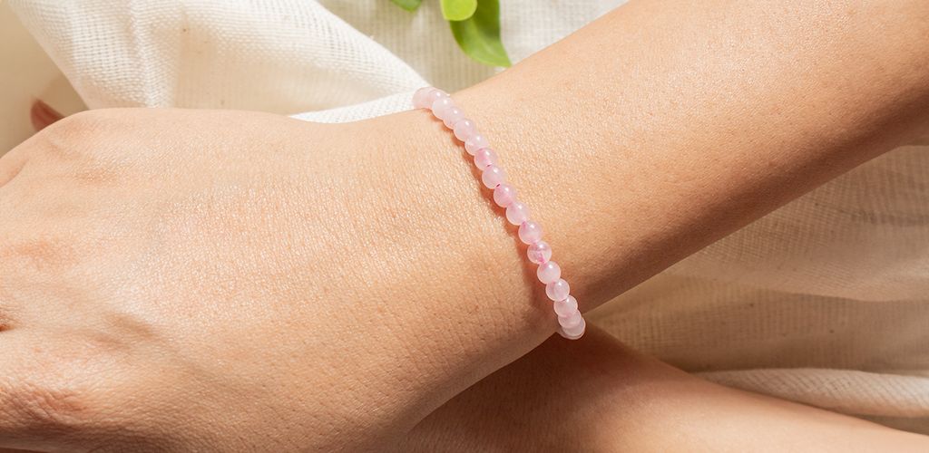 which hand to wear rose quartz bracelet