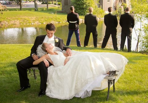 Hilarious Bride and Groom Wedding Photo Ideas