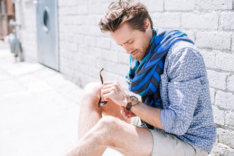Les montres en bois Tree Hut sont des accessoires parfaits. Elles s'accordent avec une tenue décontractée ou formelle !