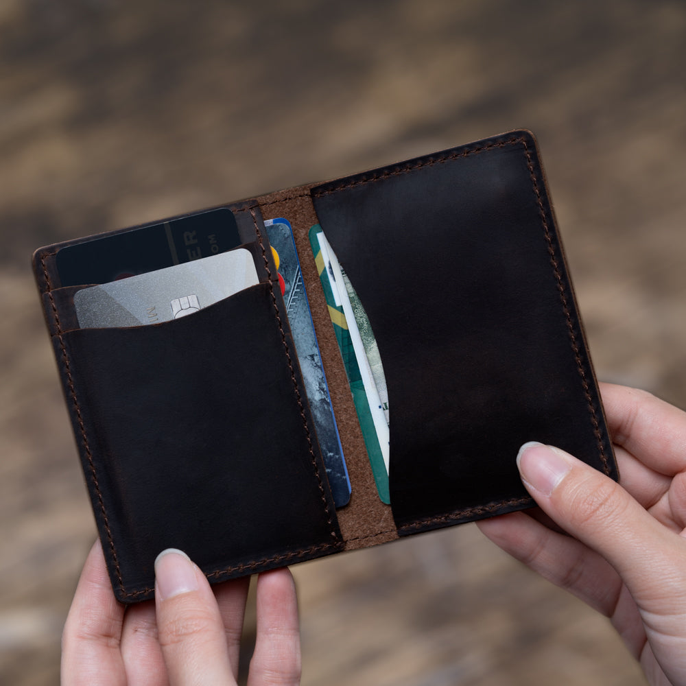 Black Bi-Fold 5-Pocket Wallet