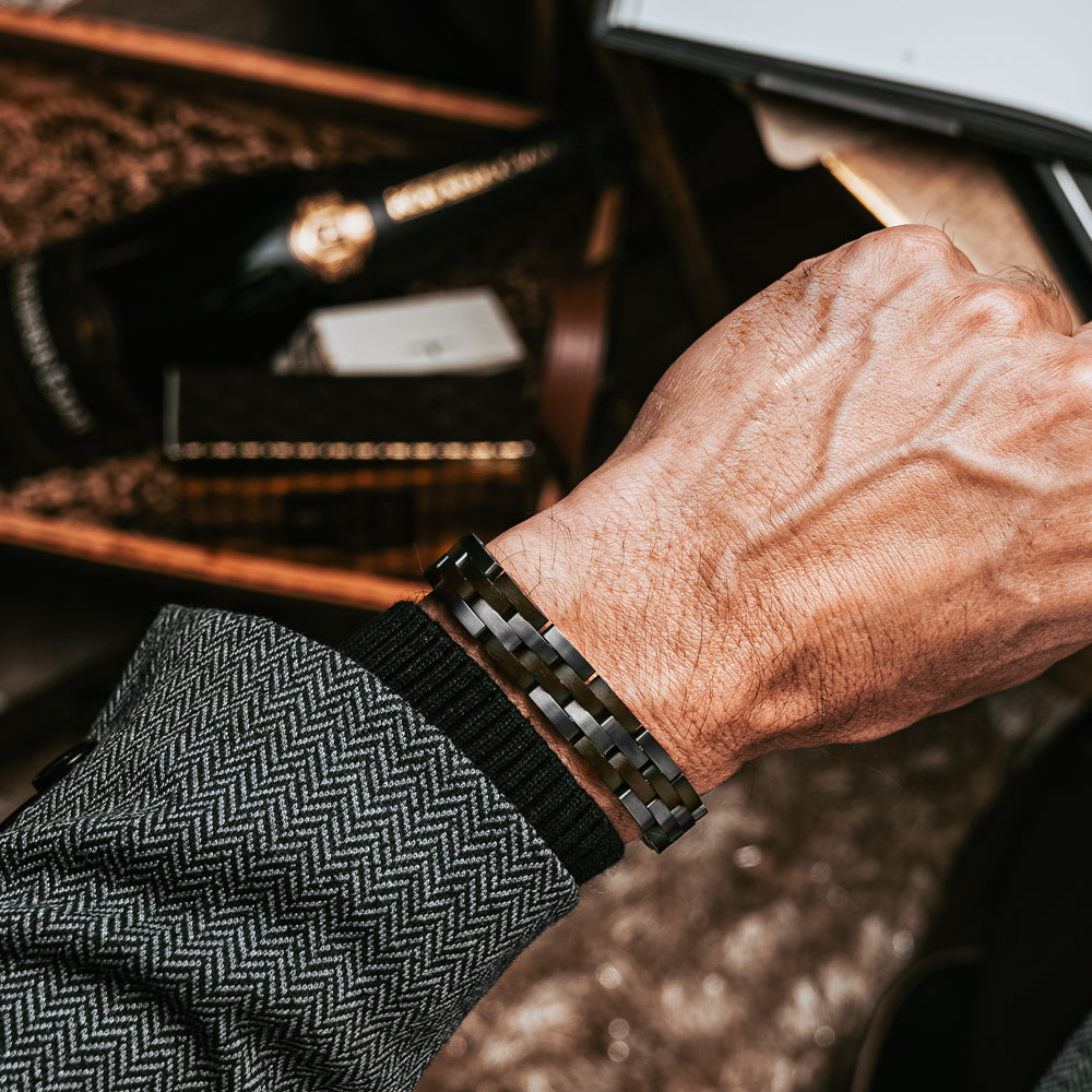 Cascade Ebony Grey Bracelet