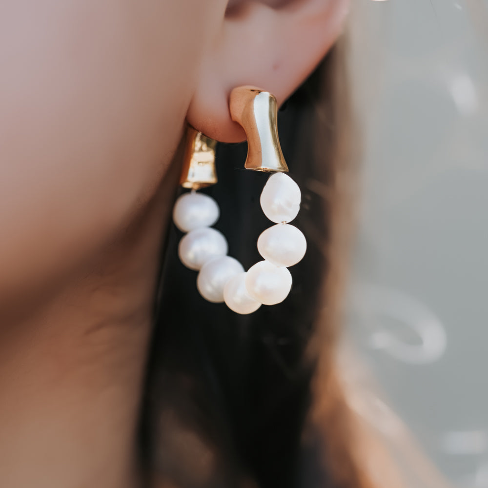 Gold River Pearl Earrings