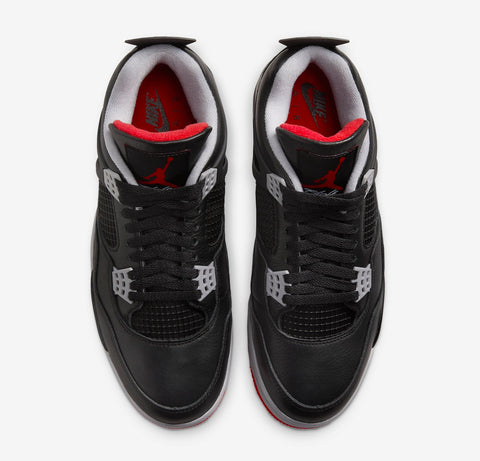 Der Air Jordan 4 Bred ist einer der ikonischsten Sneaker aller Zeiten. Er wurde erstmals 1989 veröffentlicht und ist seitdem ein beliebter Klassiker geblieben.
