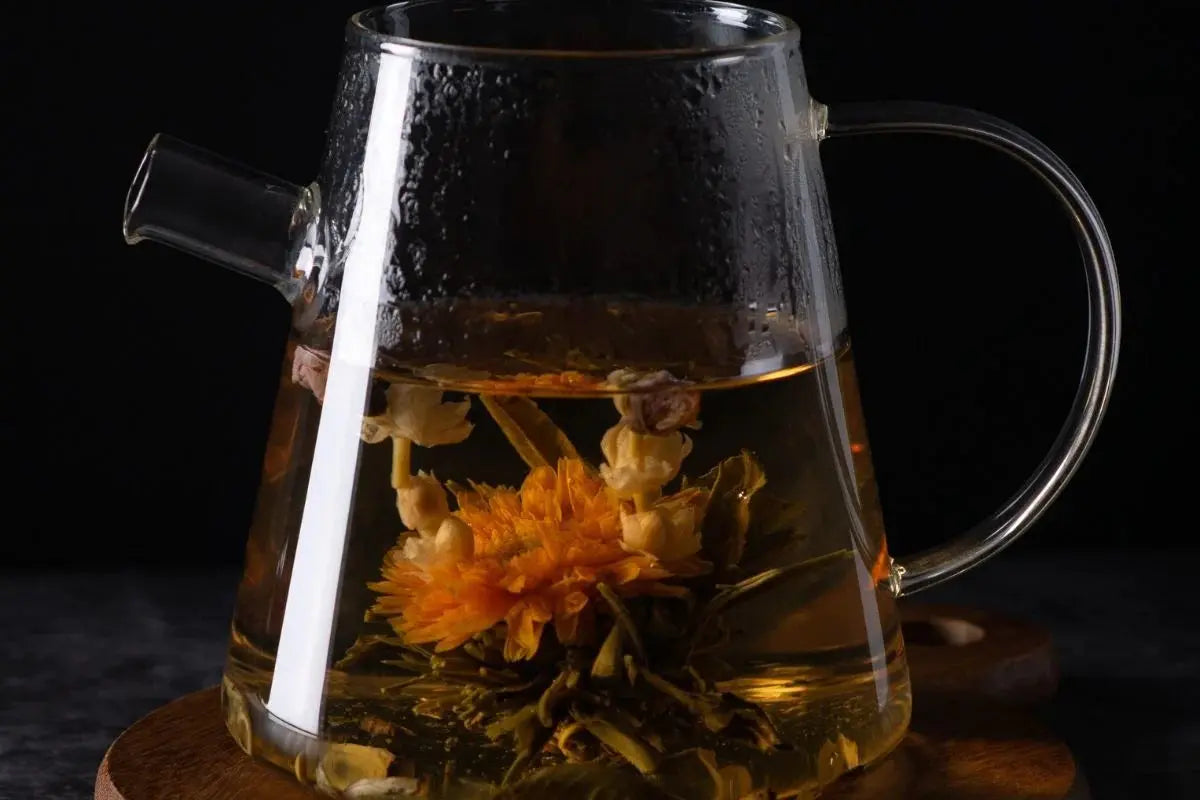 Fleur de thé au jasmin dans théière en verre | Théières à la folie 