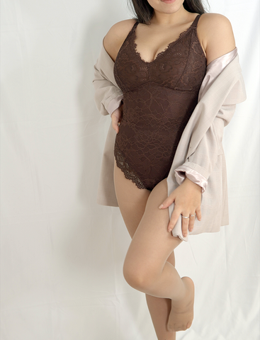 Sculpting shapewear in brown lace