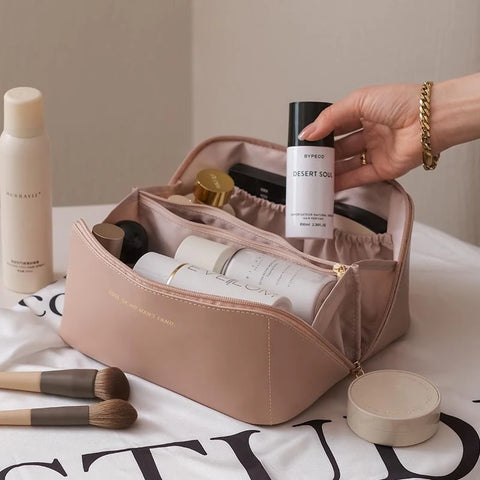 Bolsa de maquillaje Essence™