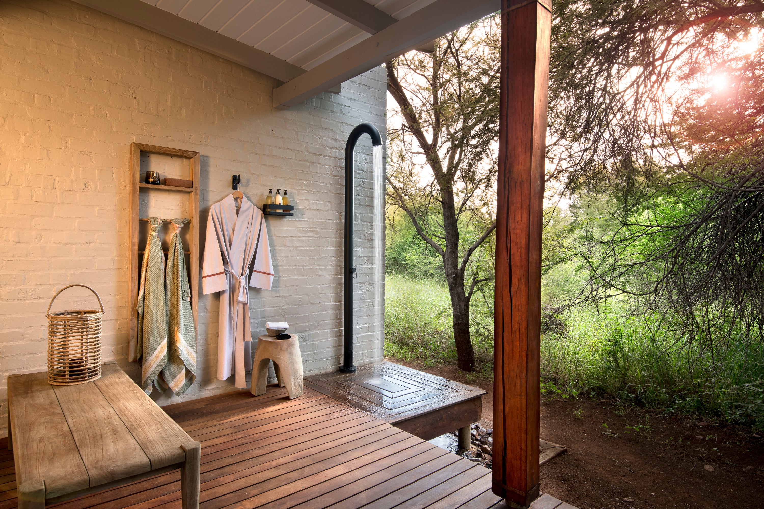 Announcing our collaboration with LB Outdoor Showers! Immerse in Dutch-inspired design for a stylish, eco-friendly outdoor shower experience