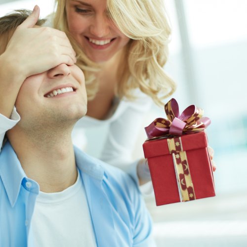 10 Best Gifts for Boyfriend and a Complete Guide for Selecting Gifts That Will Not Only Surprise and Impress, but Knock His Socks Off! (2019)