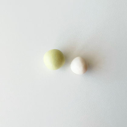 photo shows balls of clay as described