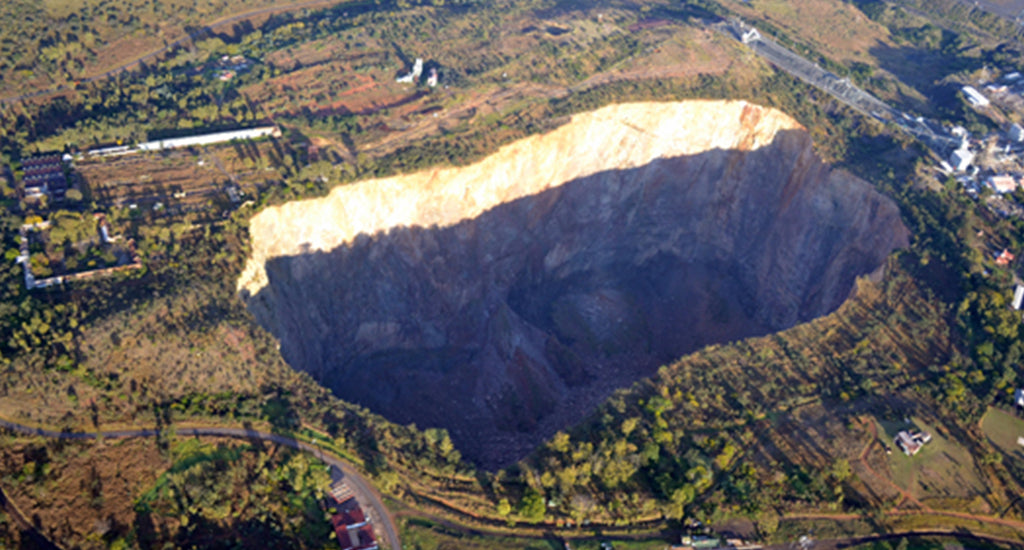 The Big Hole in Kimberley - Shimansky