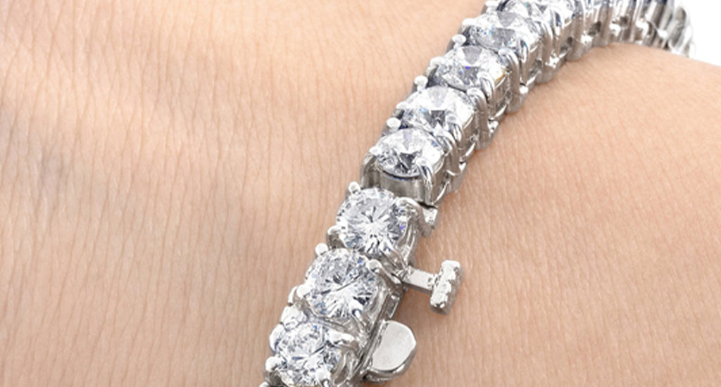 HOW TO DETERMINE THE SIZING OF A TENNIS BRACELET