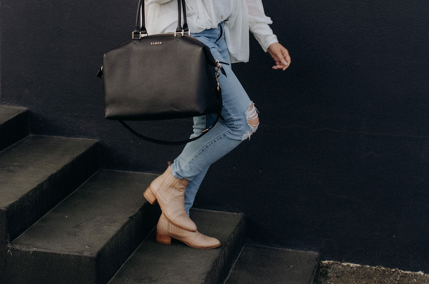 samantha from wild hearts wedding fair wearing saben roma black handbag