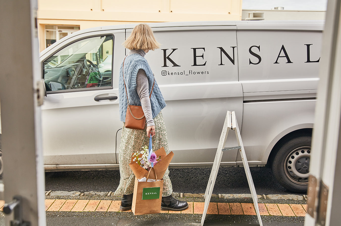 saben leather coco handbag worn by kensal florist