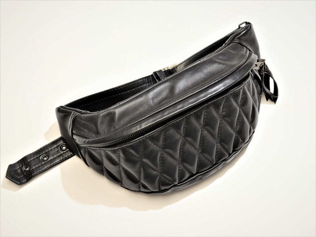 Domestic waist bag that can also be used as a shoulder bag