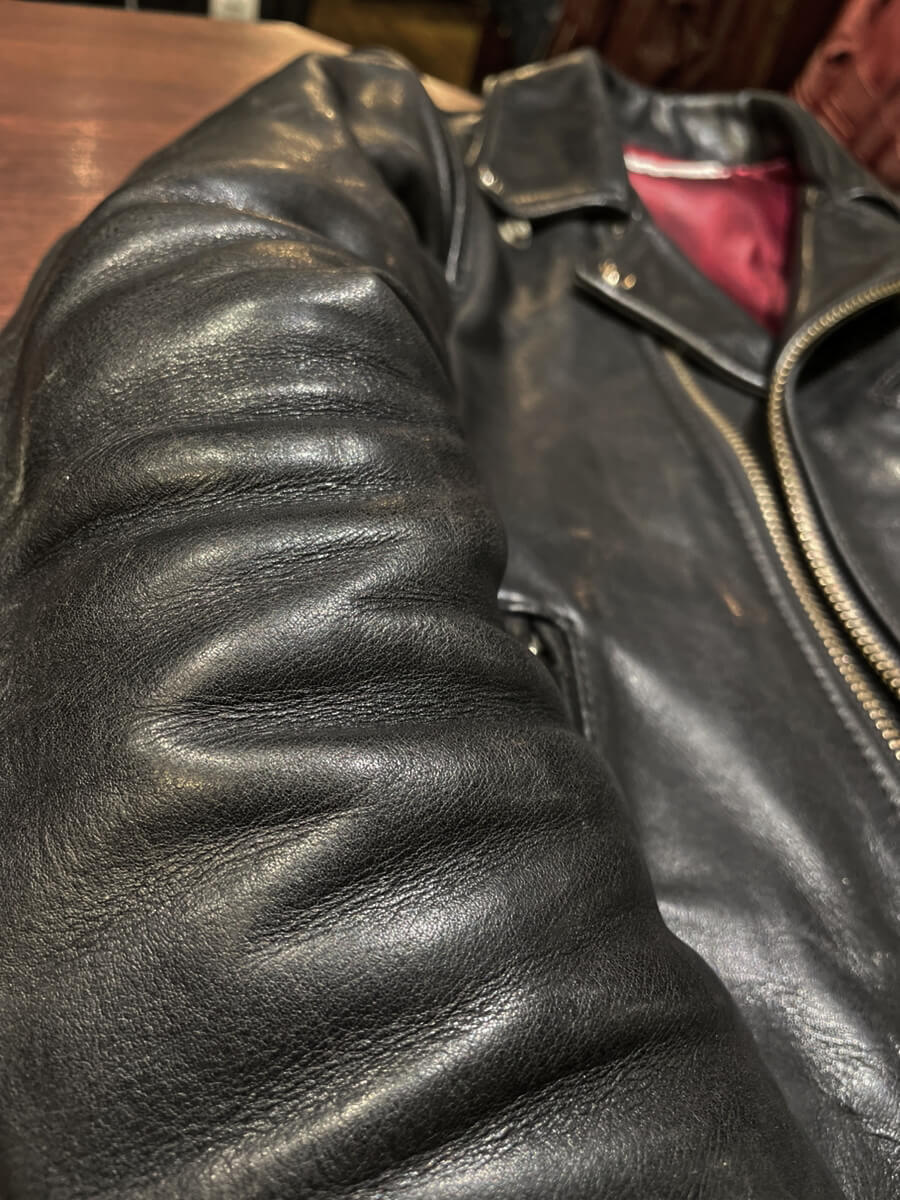 Custom made_Leather jacket_Aging_Sleeves_Wrinkles