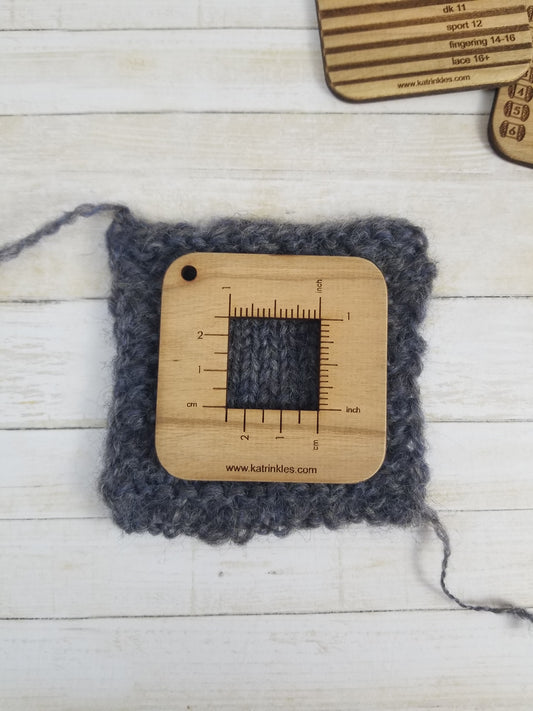 Knitting Needle & Crochet Hook Gauge Mini Tool – Smitten Yarn Co.