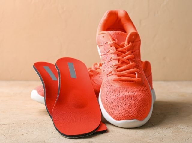 How To Alleviate Back Pain With the Right Pair of Shoes