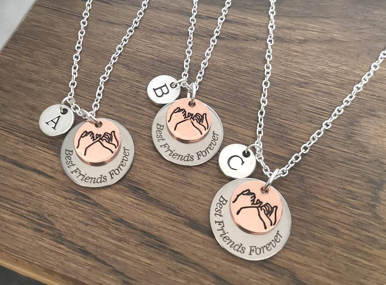 Amazon.com: ZKXXJ Free Engraving Personalized BFF Necklaces for 3 4 5 6 7 8 Best  Friends Matching Star Pendant Necklace Custom Name ID Friendship Necklaces  Graduation Gifts for Women Girl : Clothing, Shoes & Jewelry