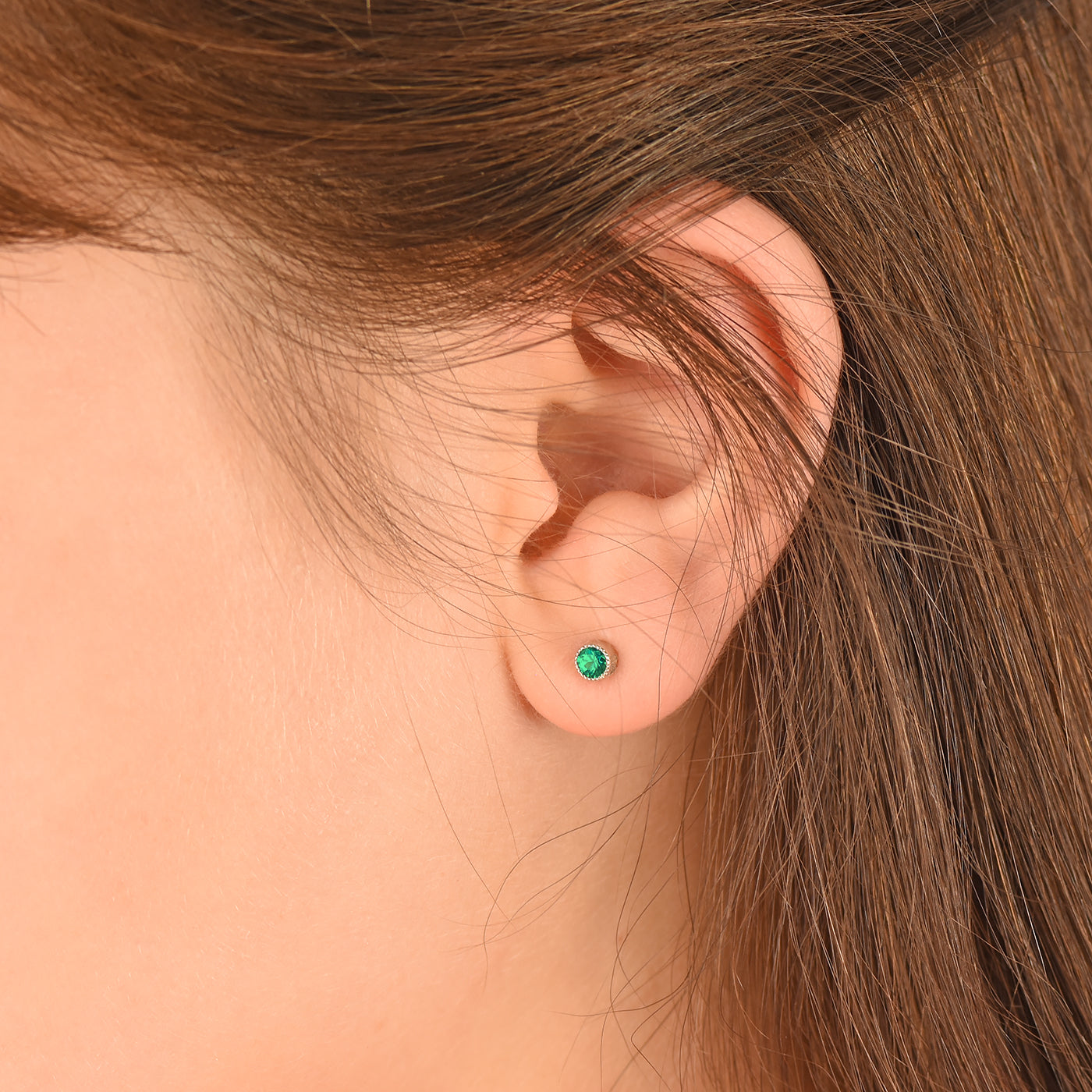 Emerald Stud Earrings in 18ct Gold (May Birthstone) – Lilia Nash