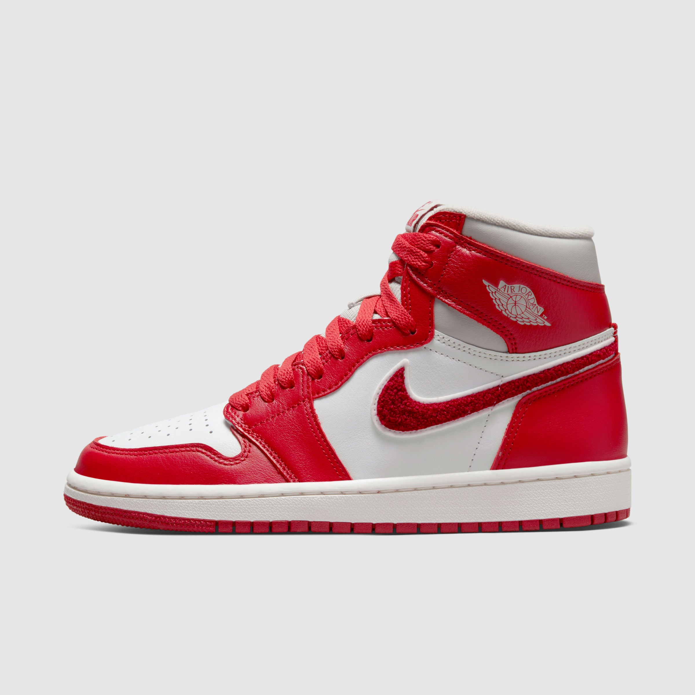 Air Jordan 1 Retro High OG Varsity Red 