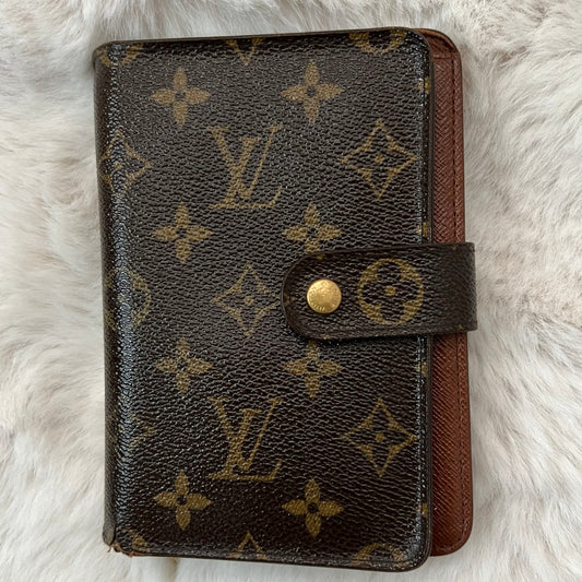 Monogram Sarah Portefeuille Long Wallet – The Brown Bag Boutique