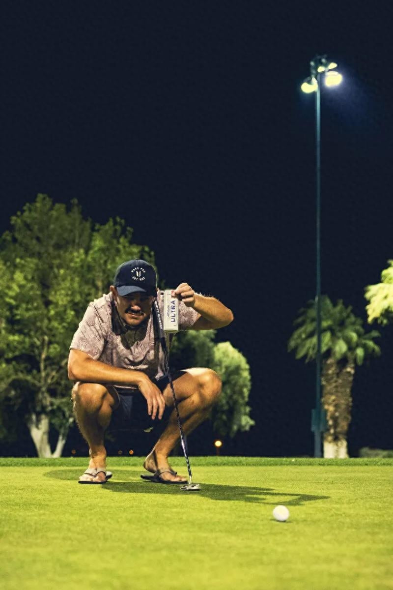 Golf Nightlife – Enjoying Sensory Pleasures and Community Sharing at Night - croc lights