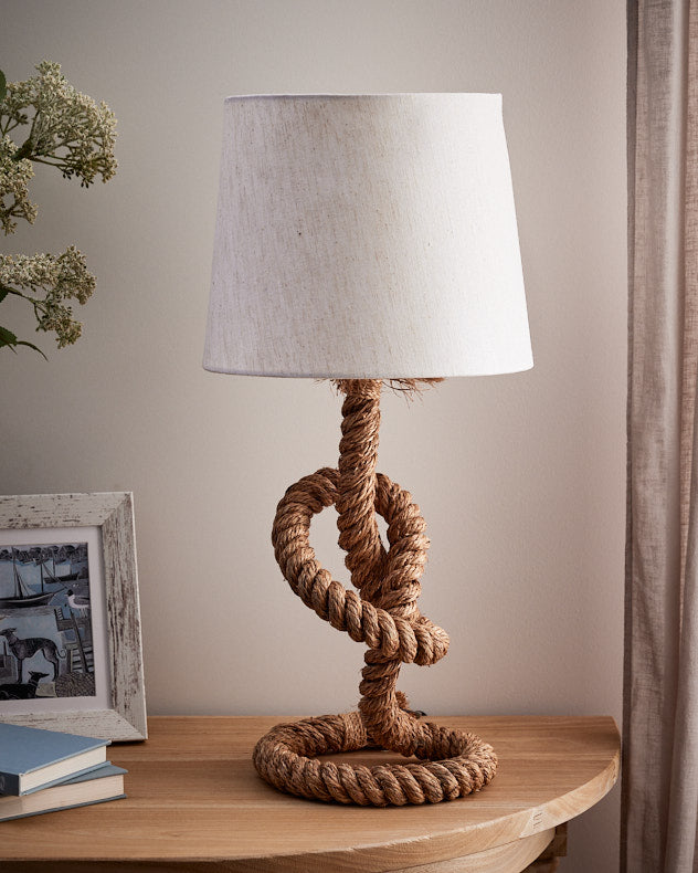 DF81_MARTINDALE_ROPE_KNOT_TABLE_LAMP_MAIN_SS24_01