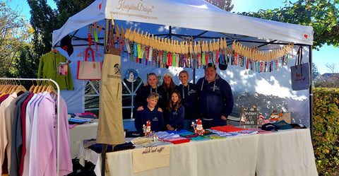 Die komplette Familie mit unserem Stand und unseren tollen Produkten auf dem Oktobermarkt in Kirchheimbolanden, bei wunderschönen Sonnenschein.