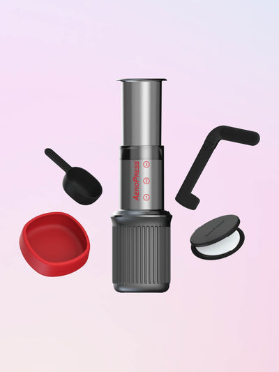 https://cdn.shopify.com/s/files/1/0668/9479/0933/products/aeropress-go-coffee-brewing-kit_400x.jpg?v=1668395990