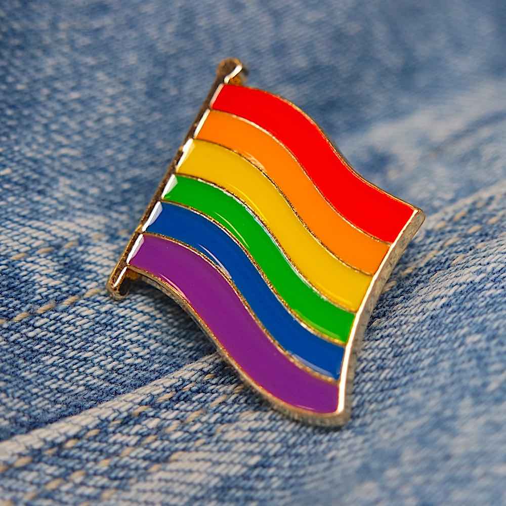 een miljard Dragende cirkel Ru Pride regenboog speldje vlag – The Gay Way