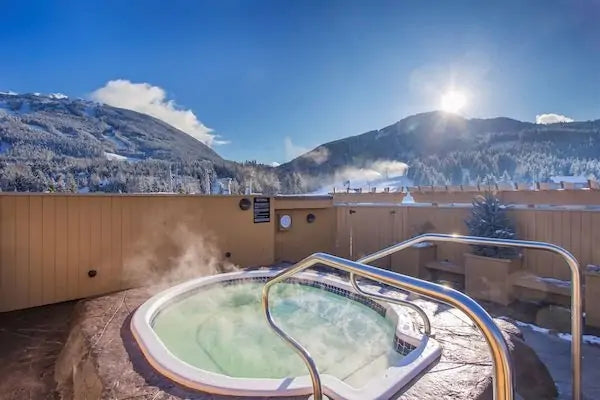 Sundial hotel hot tub