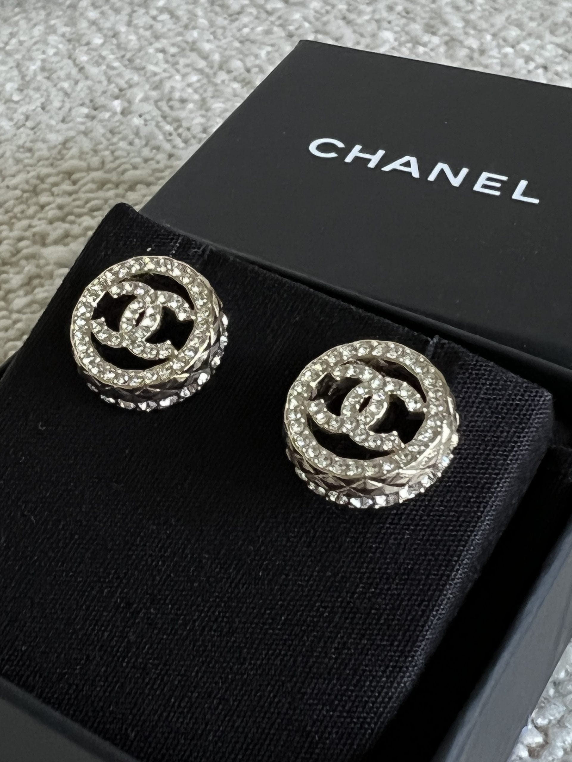 Chanel Earrings CC Logo Gold pink Rhinestone 04A 243 – art Japan Export