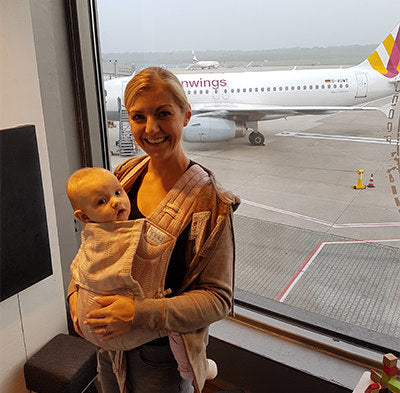 Sabrina und Alma mit einer Fidella Fly Tai im Design Drops am Flughafen Köln