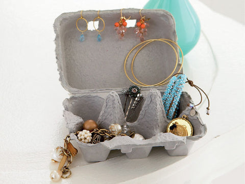 http://www.shelterness.com/pictures/cool-jewelry-storage-ideas-22.jpeg